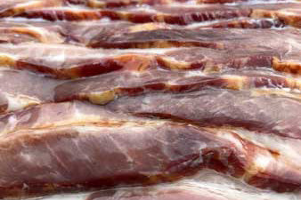 Tocino curado con azúcar, ahumado en nogal Berkshire